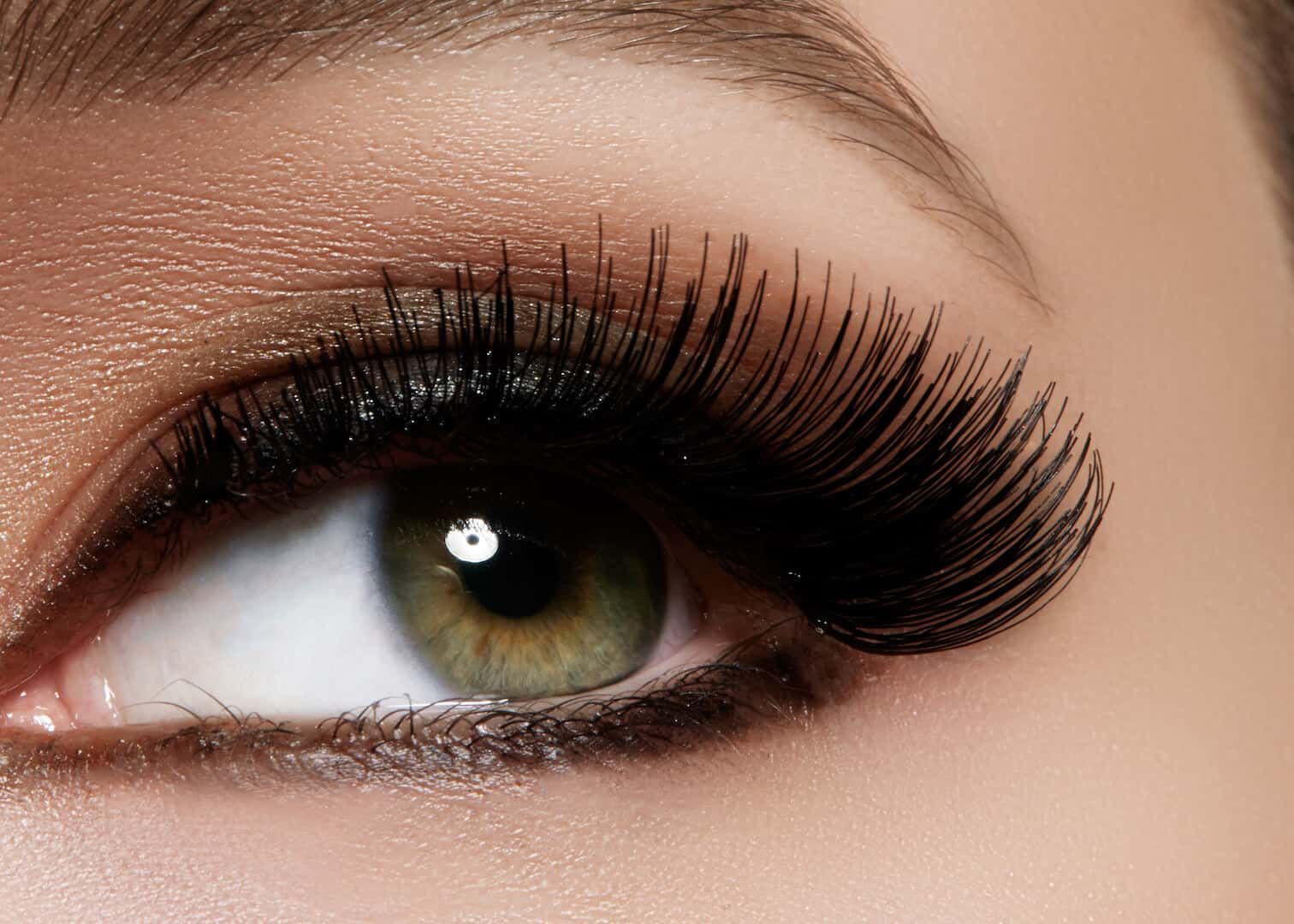 everyone-wants-long-eyelashes-reviewthis